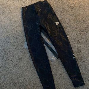 Peloton WITH women’s high waisted leggings